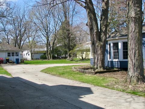202 Clark St, Buchanan, MI 49107 photo 9