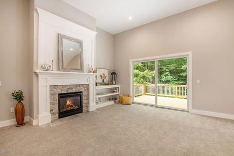 16481 Villa Pkwy, Spring Lake, MI 49456 photo 9