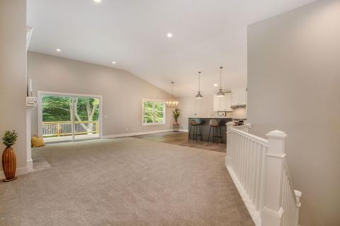 16481 Villa Pkwy, Spring Lake, MI 49456 photo 5