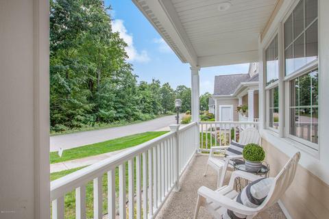 16481 Villa Pkwy, Spring Lake, MI 49456 photo 3