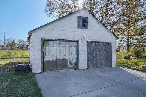 828 N 4th Ave, Big Rapids, MI 49307 photo 7