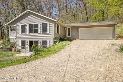 3670 W B Ave, Plainwell, MI 49080 photo 1
