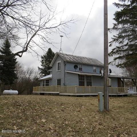 3292 E Boyer Rd, Fenwick, MI 48834 photo 1