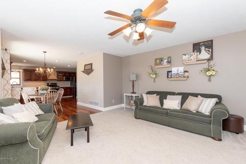 353 Southfork Dr, Plainwell, MI 49080 photo 19