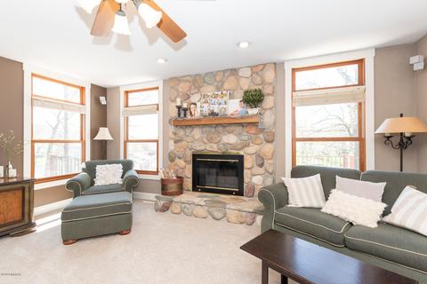 353 Southfork Dr, Plainwell, MI 49080 photo 18