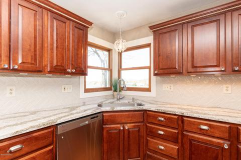 353 Southfork Dr, Plainwell, MI 49080 photo 10
