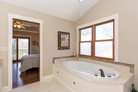 353 Southfork Dr, Plainwell, MI 49080 photo 26