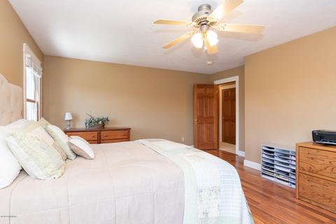 353 Southfork Dr, Plainwell, MI 49080 photo 32