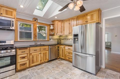 7 Chestnut St, Three Oaks, MI 49128 photo 5