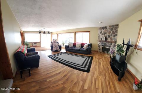 11496 Maple St, Big Rapids, MI 49307 photo 5