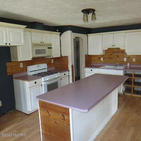 149 S Hawley St, Lyons, MI 48851 photo 7