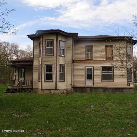 149 S Hawley St, Lyons, MI 48851 photo 2