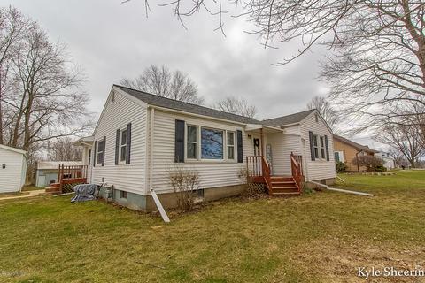 3705 18th St, Dorr, MI 49323 photo 2