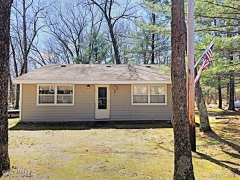 8501 W Hemlock, Baldwin, MI 49304 photo 1