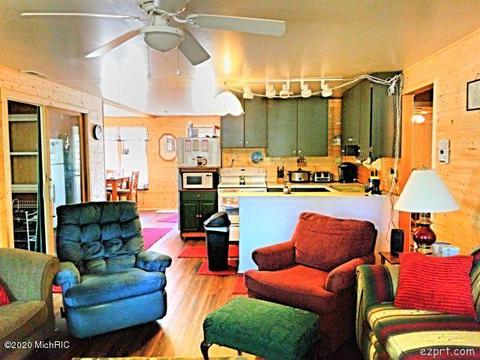 8501 W Hemlock, Baldwin, MI 49304 photo 6