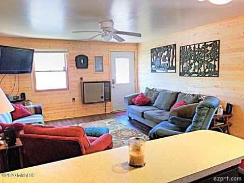 8501 W Hemlock, Baldwin, MI 49304 photo 15