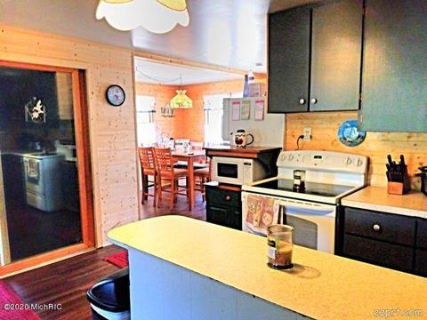 8501 W Hemlock, Baldwin, MI 49304 photo 14