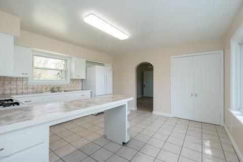 80 Wellworth Ave, Springfield, MI 49037 photo 16