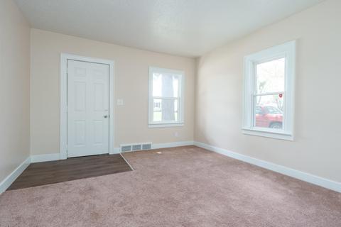 80 Wellworth Ave, Springfield, MI 49037 photo 2