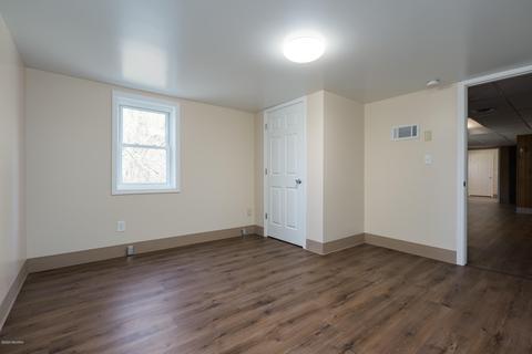 80 Wellworth Ave, Springfield, MI 49037 photo 22