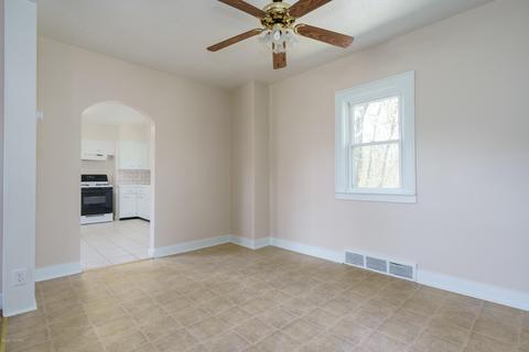 80 Wellworth Ave, Springfield, MI 49037 photo 5