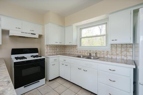 80 Wellworth Ave, Springfield, MI 49037 photo 14