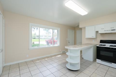 80 Wellworth Ave, Springfield, MI 49037 photo 15