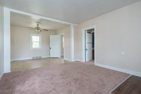 80 Wellworth Ave, Springfield, MI 49037 photo 3