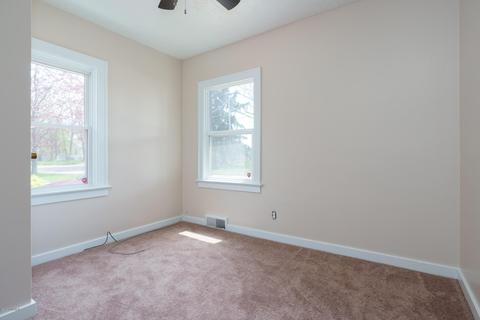 80 Wellworth Ave, Springfield, MI 49037 photo 8