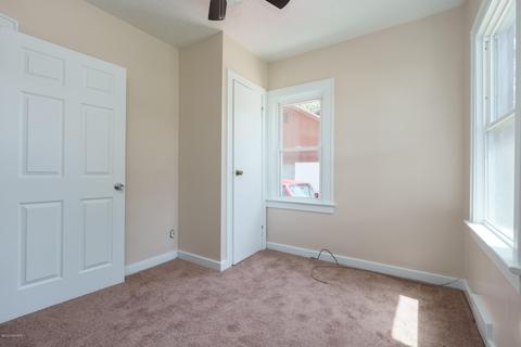 80 Wellworth Ave, Springfield, MI 49037 photo 10