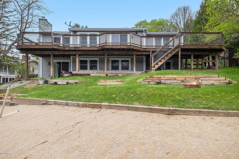 323 Midlakes Blvd, Plainwell, MI 49080 photo 1