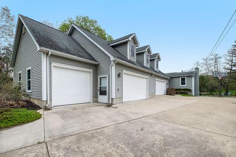 323 Midlakes Blvd, Plainwell, MI 49080 photo 2