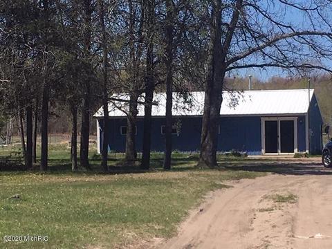 9843 Comstock Avenue Ave, Bitely, MI 49309 photo 2