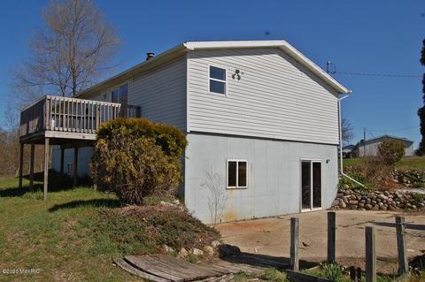 2793 Weeks Dr, Morley, MI 49336 photo 16
