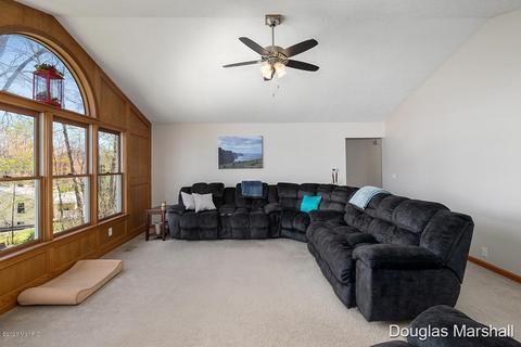 709 Park Street St, Belding, MI 48809 photo 2