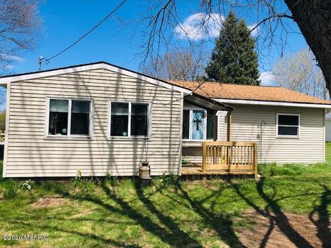 4552 E Pawn St, Chase, MI 49623 photo 1