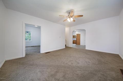 412 E Broadway St, Three Rivers, MI 49093 photo 10