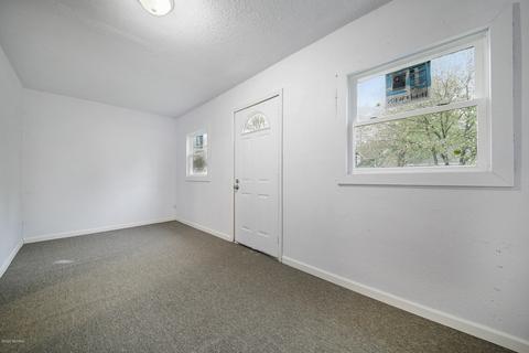 412 E Broadway St, Three Rivers, MI 49093 photo 5