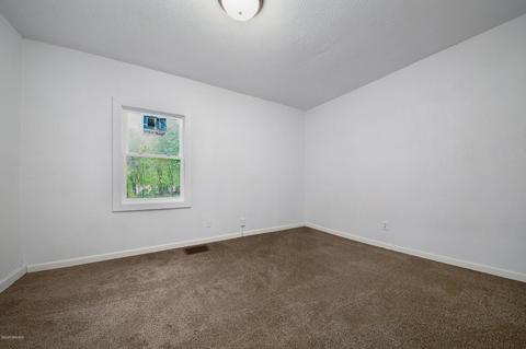 412 E Broadway St, Three Rivers, MI 49093 photo 12
