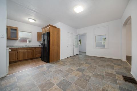 412 E Broadway St, Three Rivers, MI 49093 photo 7