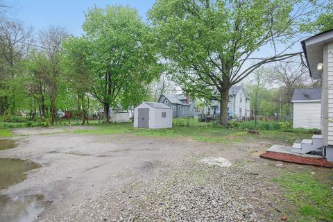 412 E Broadway St, Three Rivers, MI 49093 photo 4