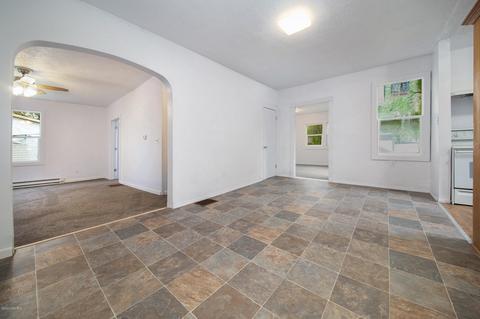 412 E Broadway St, Three Rivers, MI 49093 photo 6