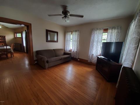 585 S Washington St, Constantine, MI 49042 photo 6
