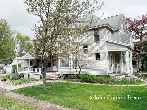 129 E Pearl St, Coldwater, MI 49036 photo 2