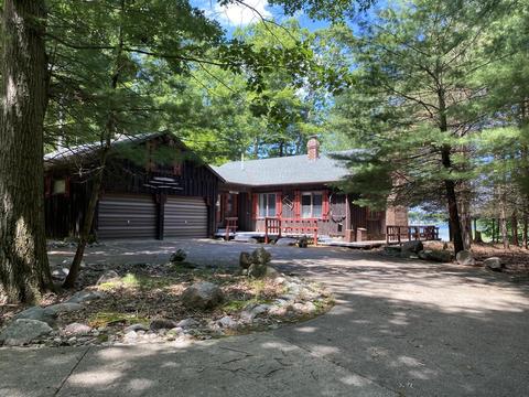 6225 E Division St, Newaygo, MI 49337 photo 1