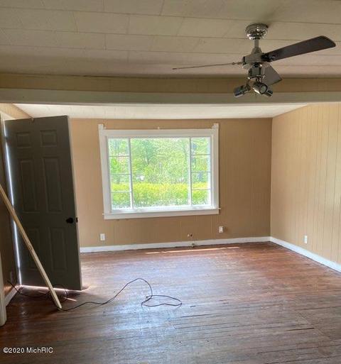 907 54th St, Pullman, MI 49450 photo 2