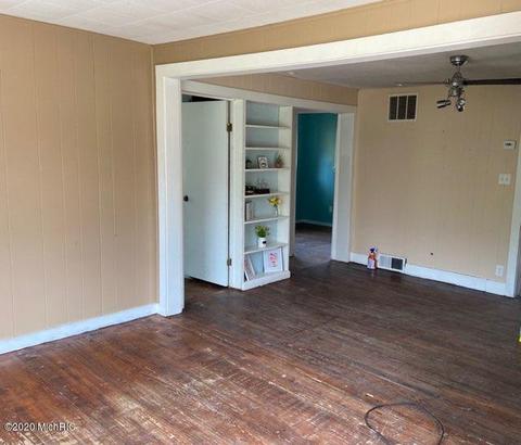 907 54th St, Pullman, MI 49450 photo 4