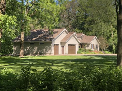 7824 Hawkview Ct, Ada, MI 49301 photo 2