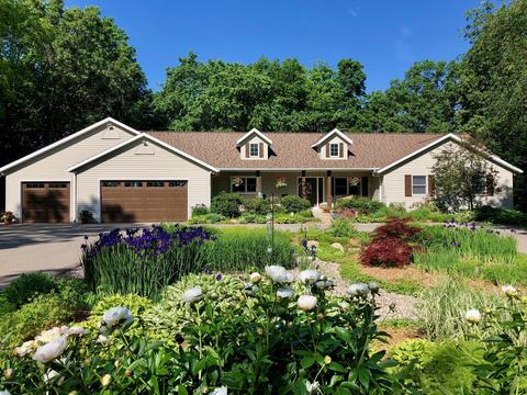7824 Hawkview Ct, Ada, MI 49301 photo 1