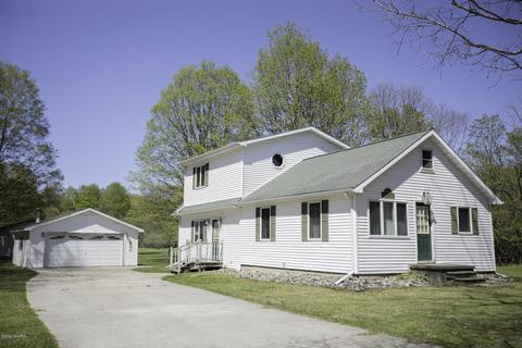 3553 W 4 Mile Rd, White Cloud, MI 49349 photo 1